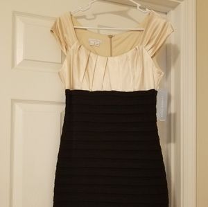 NWT Size 6 London Times Dress